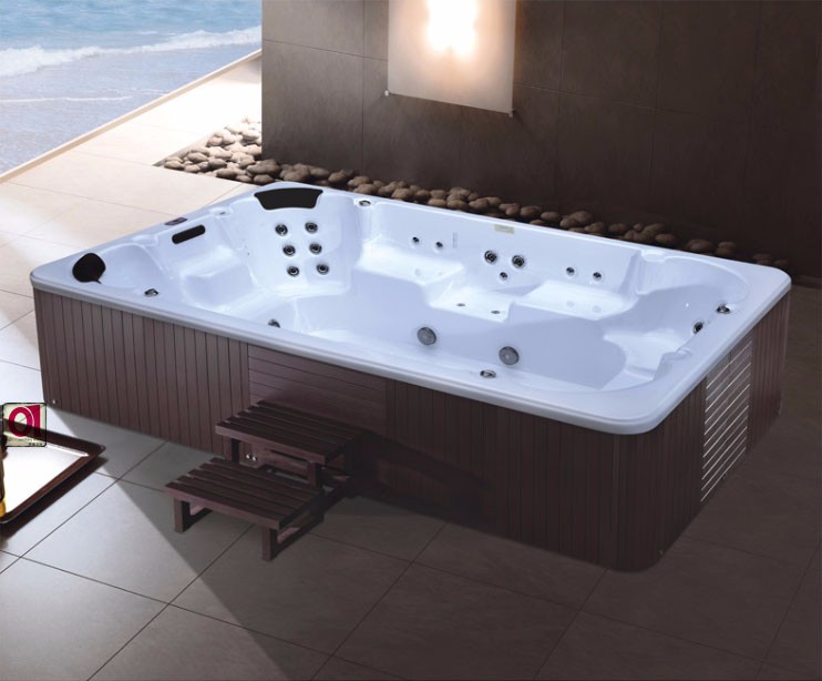 outdoor spa bathtub